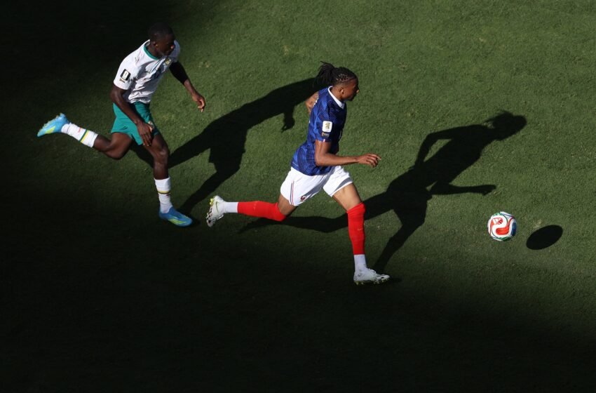  Olise inventa y Mbappé golea para doblegar a Senegal