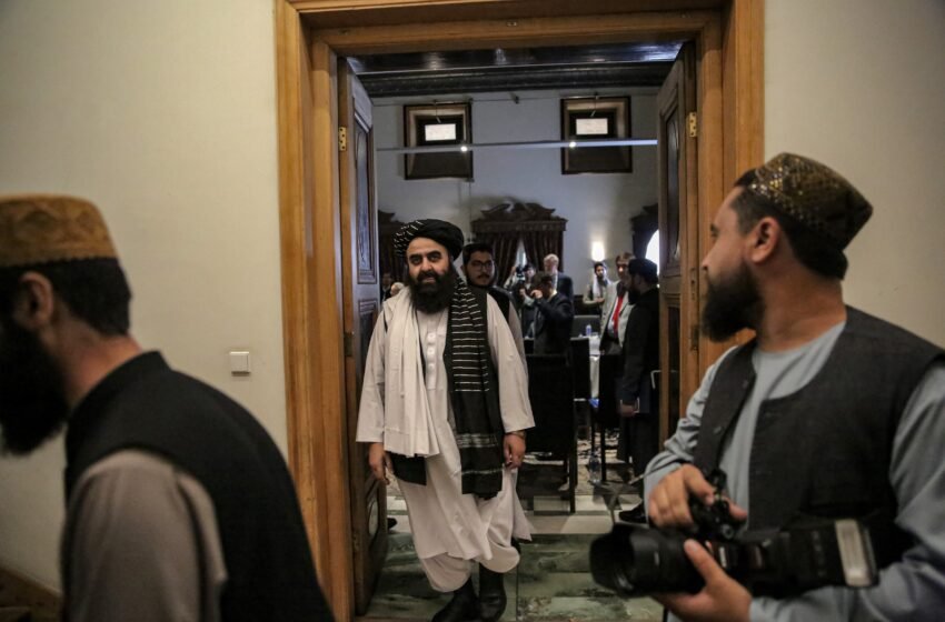  Europa cruza una línea roja al hablar con los talibanes