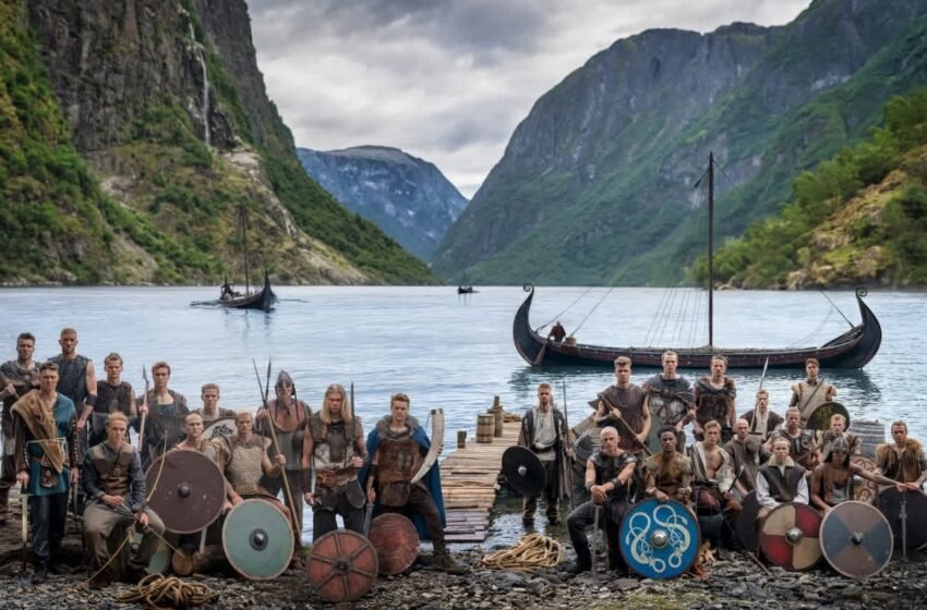 Noruega viste a Haaland, Odegaard y el resto de sus jugadores de vikingos para anunciar su regreso al Mundial