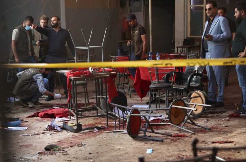  Al menos seis muertos por una explosión en un céntrico café de Damasco
