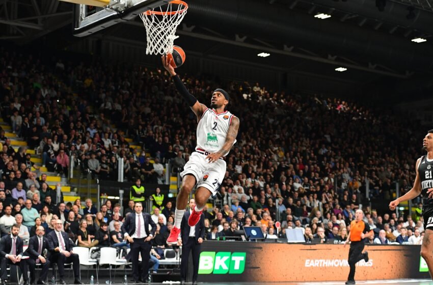  Lorenzo Brown busca a Lorenzo de Albacete