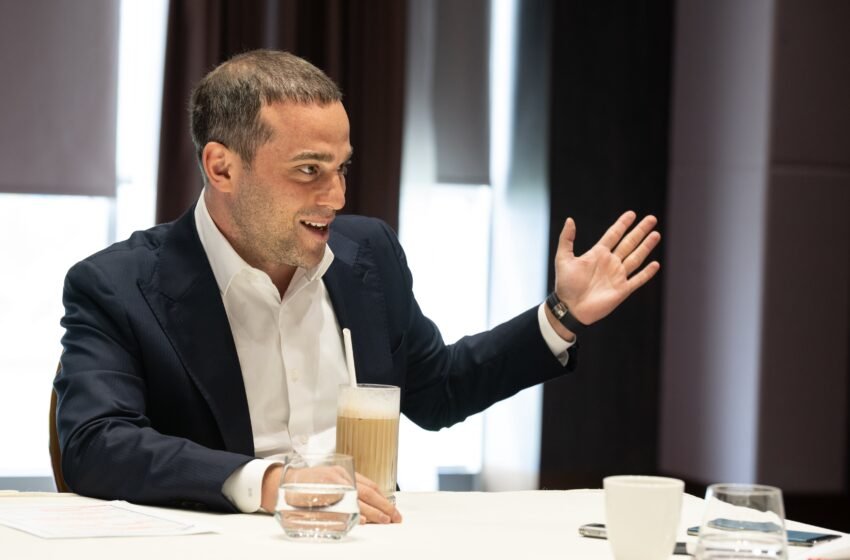  Rosenstein, candidato a la presidencia de la FIDE: “Quiero que todo el mundo sepa que el ajedrez es una gozada”