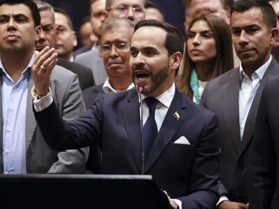  Abelardo de la Espriella asume presidencia Colombia