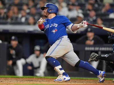  Alejandro Kirk se realizó radiografías por lesión en un pulgar