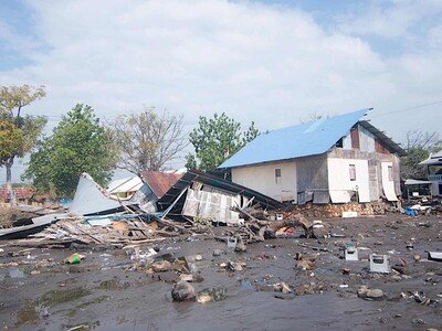  Cerca de medio centenar de muertos tras terremoto en Indonesia
