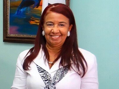  Abinader concede pensión de RD$90,000 a exdirectora del Acuario