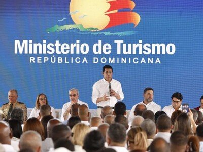  David Collado destaca recuperación del turismo en RD