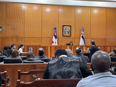  Aplazan audiencia preliminar contra exministros acusados de corrupción