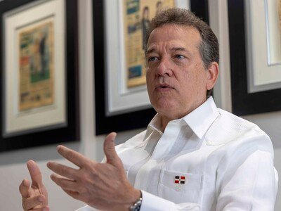  Abinader nombra a Ito Bisonó como canciller de la república
