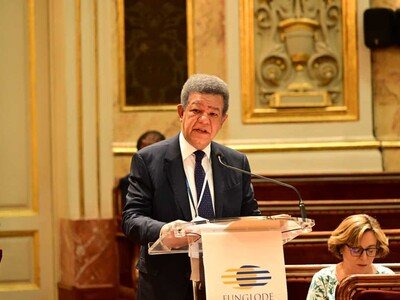  Leonel Fernández propone un papel activo para Iberoamérica