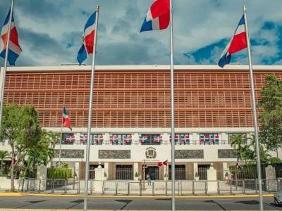  Proponen aumentar a seis meses la licencia por maternidad