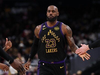  LeBron James y Philadelphia 76ers acuerdan contrato de 8 millones
