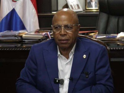  Pacheco expone argumentos sobre proyecto de enseñar creole