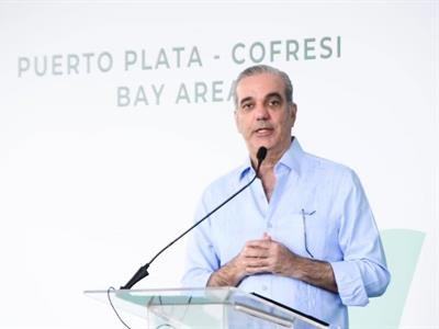  Abinader afirma Gobierno elimina trabas para turismo en Puerto Plata