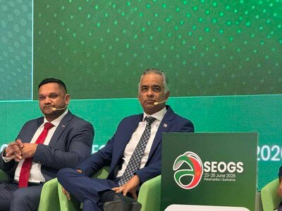  Ministro destaca en Surinam transformación energética del país